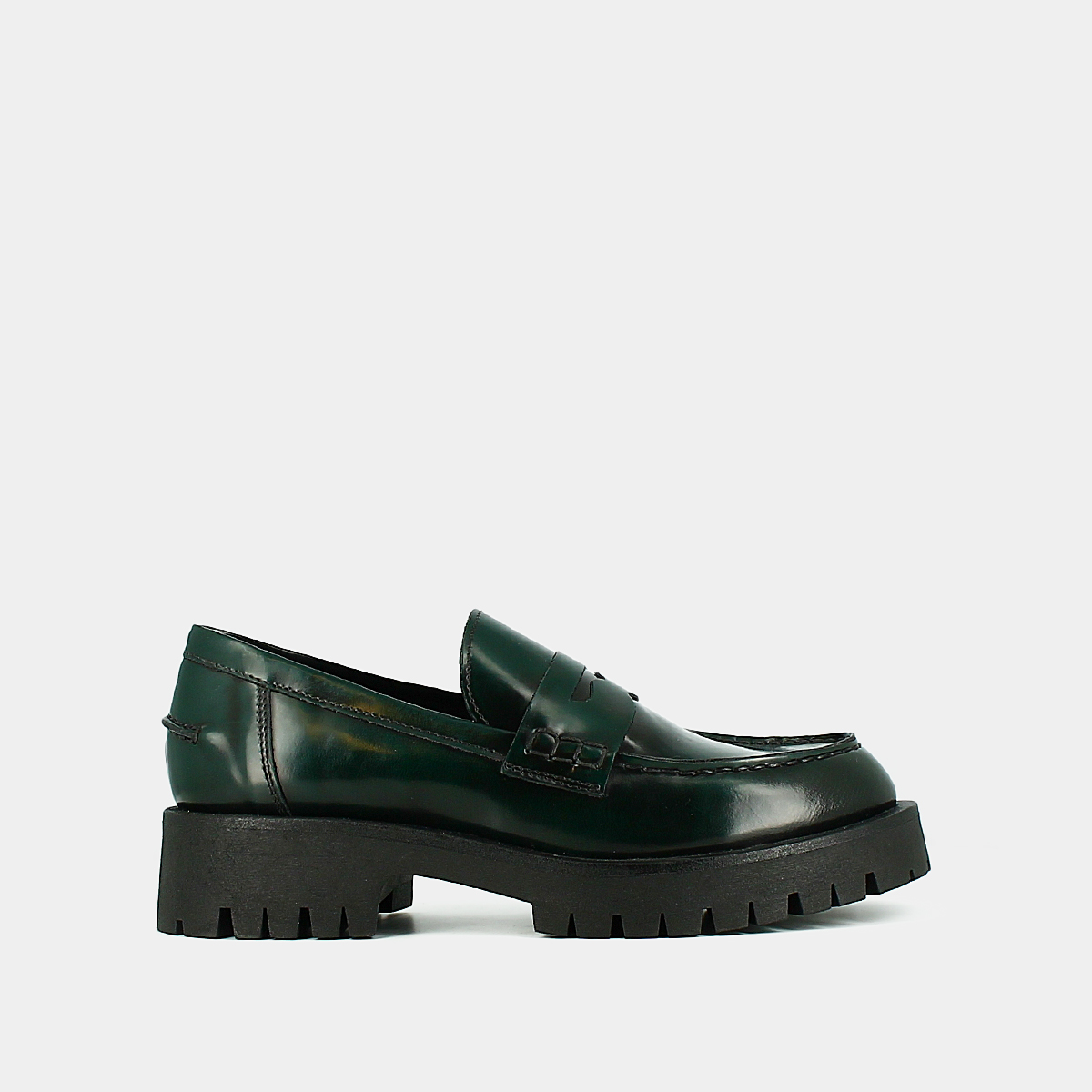 Moccasins with notched soles in glazed green leather | RIMANA