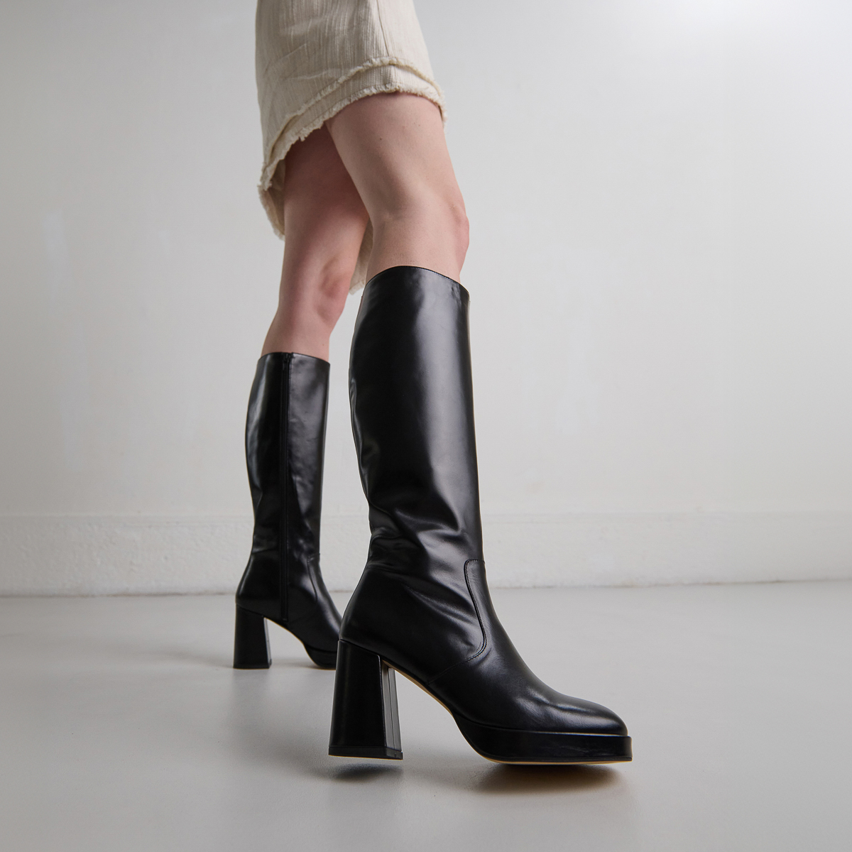 Platform boots in black leather | VENDOME