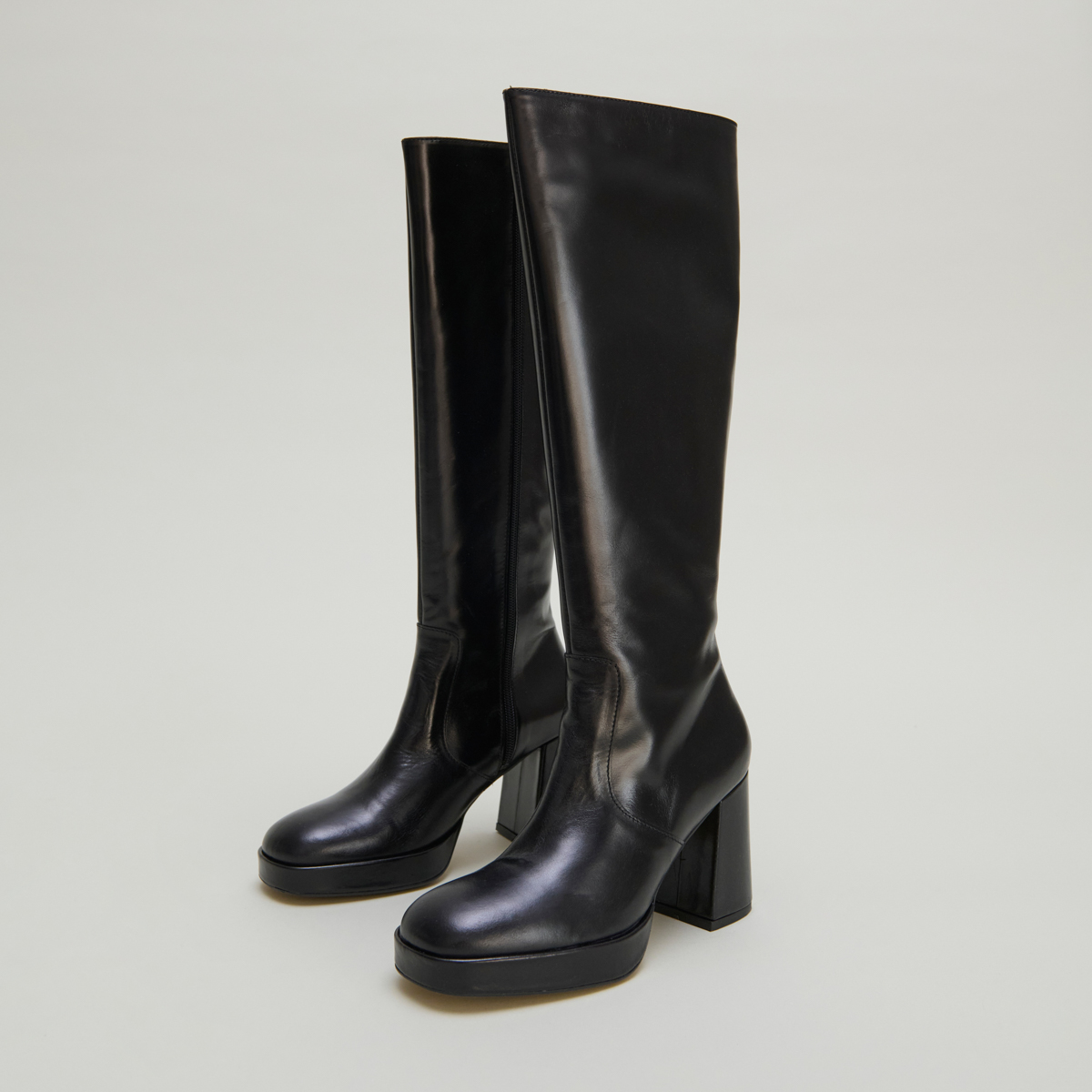 Platform boots in black leather | VENDOME