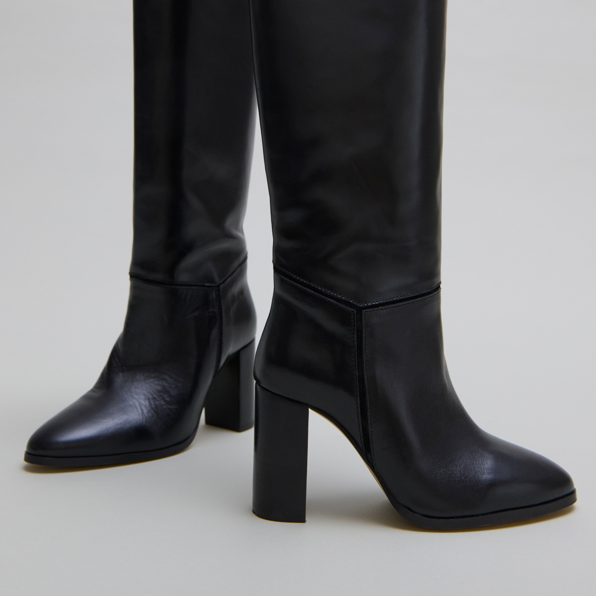 Bottes in black leather and black velvet | VERSAILLES