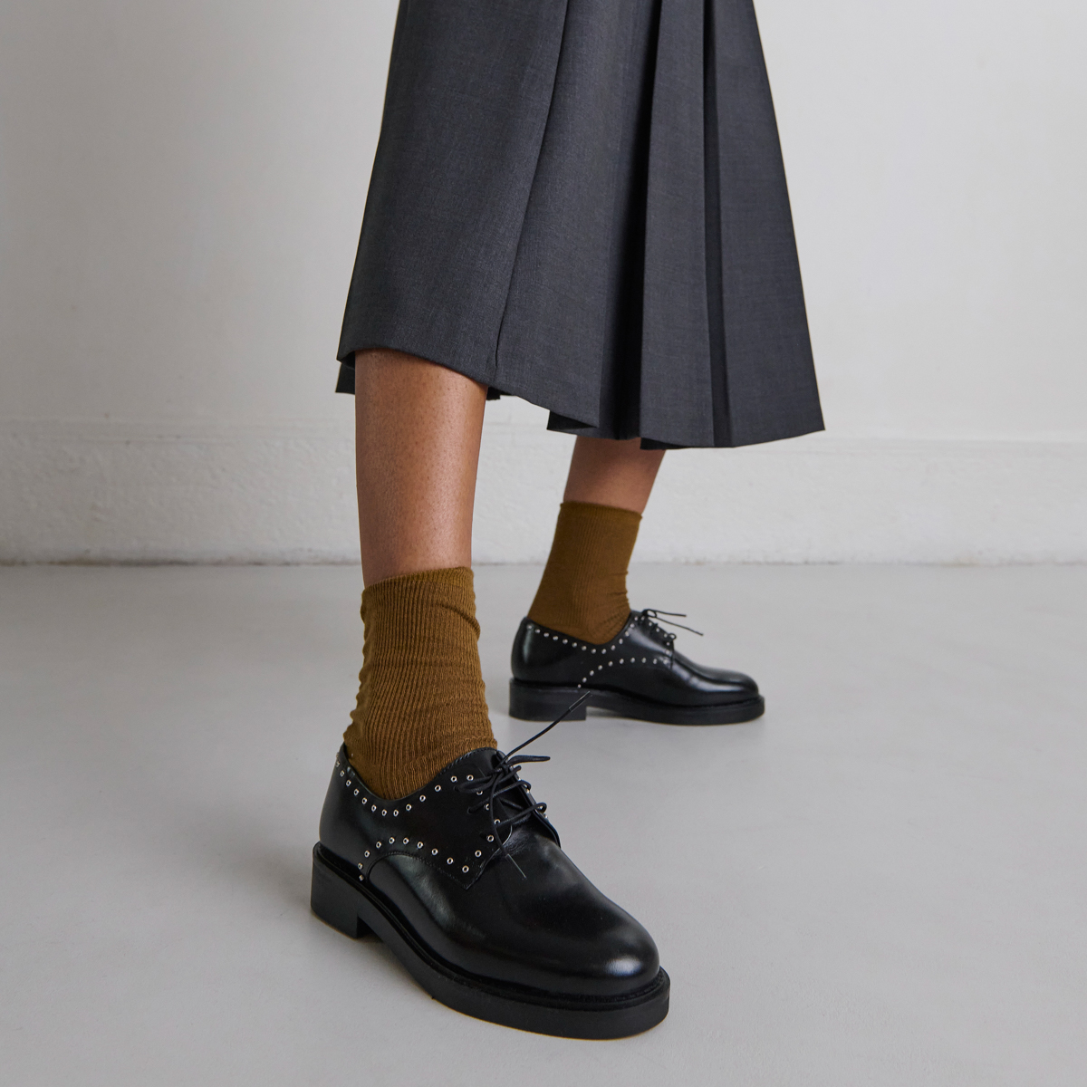 Derbies à détails argentés in black leather | DAHO
