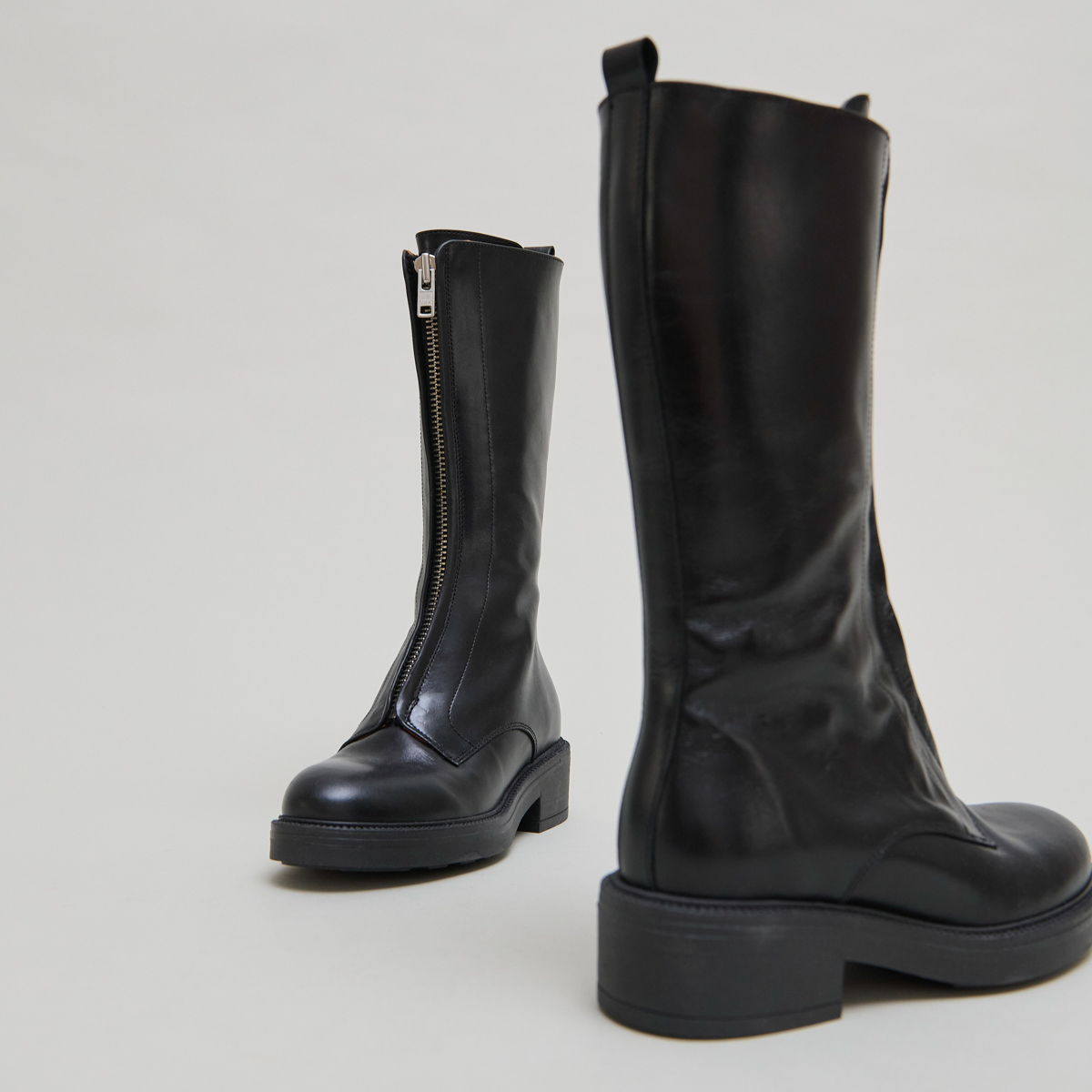 Bottes à élastiques in black distressed leather | ALEP