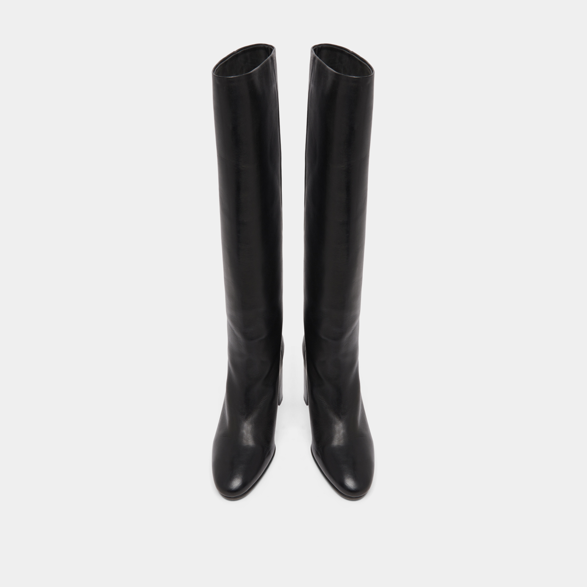 Boots with heels in black leather | VENEZUELA