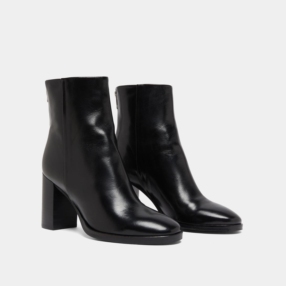 Ankle boots with heels in black leather | DEEP