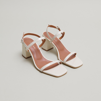 Open toe sandals in ecru leather | VIGNE