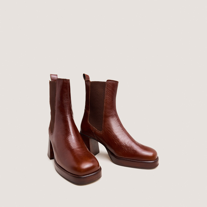 Square toe and elastic boots brown