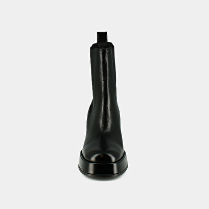 Platform boots with square toes black