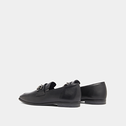 Mocassins &agrave; mors et bouts carr&eacute;s in black leather | amelle