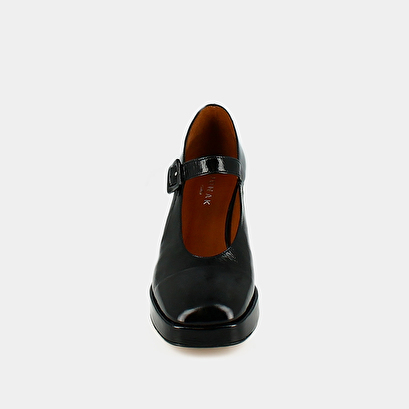 Square-toe platform slippers in black shiny leather | vesoul