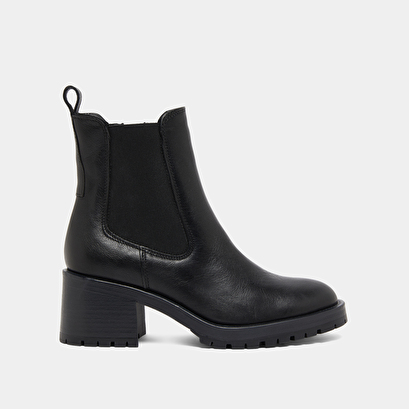 Lowboots with elastic bands in black grained leather | cecile