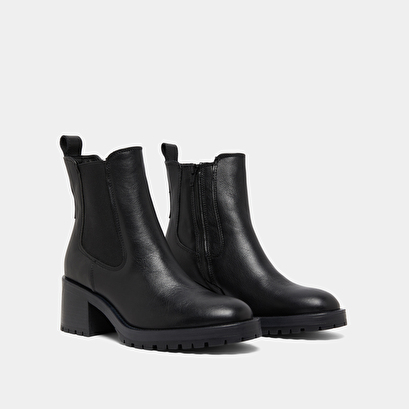 Lowboots with elastic bands in black grained leather | cecile