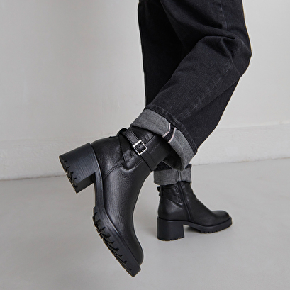 Bottines à bouts ronds et boucles black