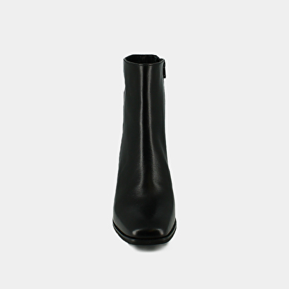 Heeled boots black