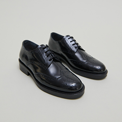 Derbies &agrave; lacets in black shiny leather | drum