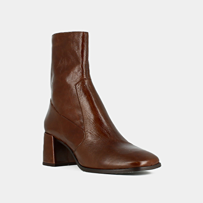 Oval-toe boots in brown aged leather | argentat