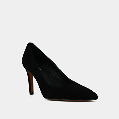 Pumps with pointed ends black
