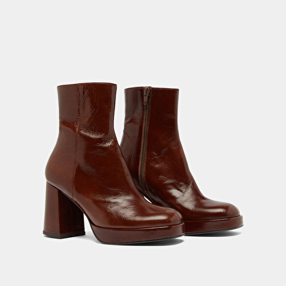 Mocassins &agrave; talons et bouts arrondis in black leather | voltura