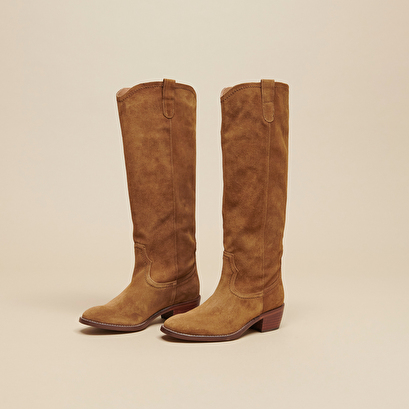 High boots with oval toes in cognac suede | manhattan