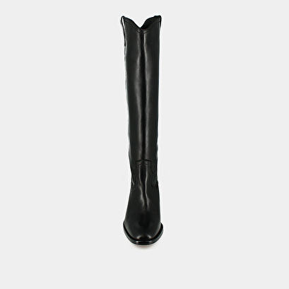 High boots with oval toes in black leather | manhattan