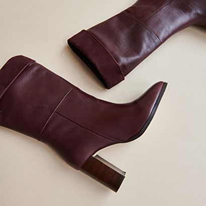 Pointed boots in burgundy leather and velvet | vannes