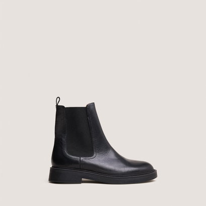 Round-toe lowboots in black leather | agen