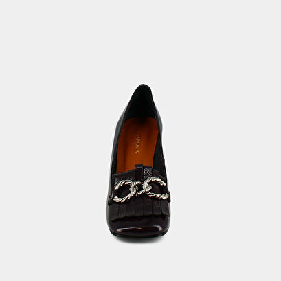 Heeled loafers with silver buckles dark purple