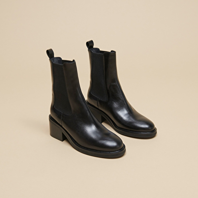 Boots with elastics black