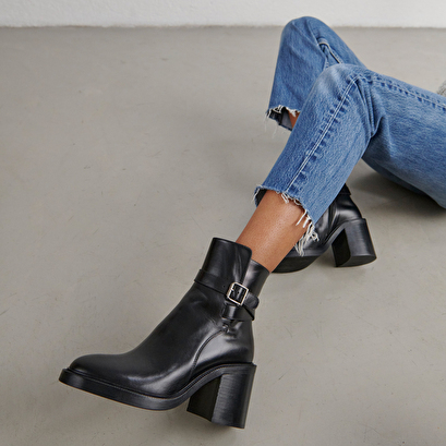 Ankle boots with high heels black