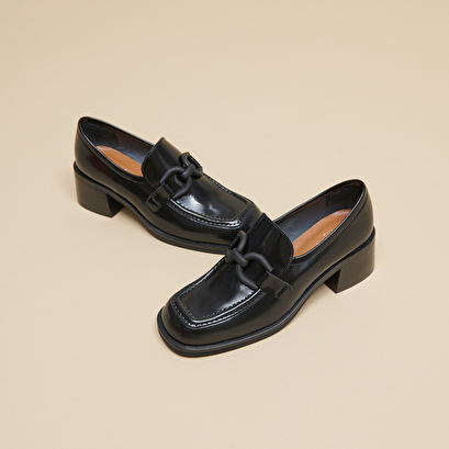 Loafers with heels black