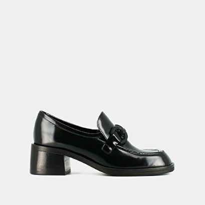 Loafers with heels black