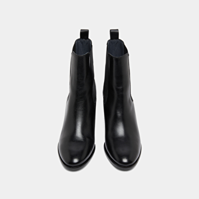 Ankle boots with heels and elastics in black leather | devin