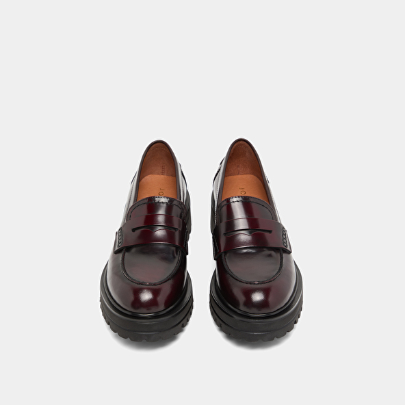 Loafer with notched soles in burgundy patinated leather | ALFI
