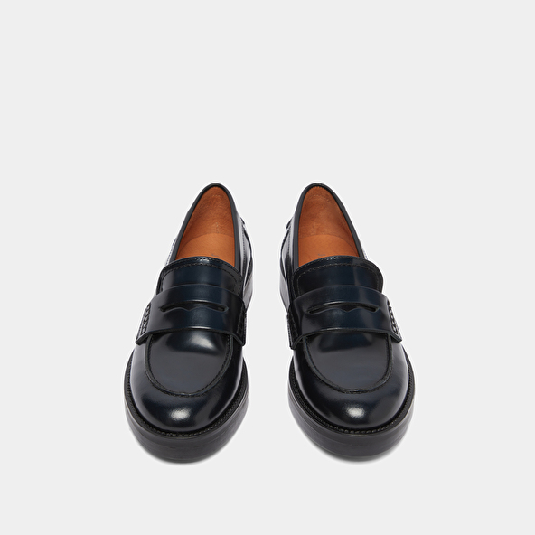 Round-toed loafers in blue patinated leather | MIRNA