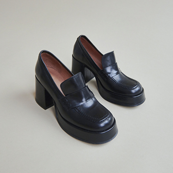 Platform loafers in black leather | BRAD