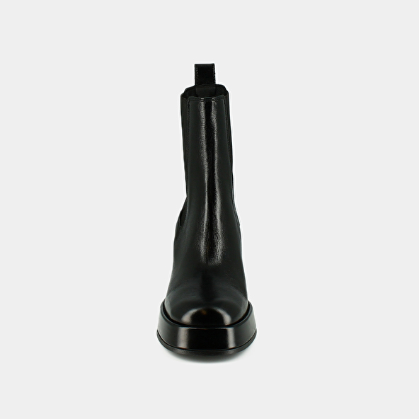 Platform boots with square toes in black aged leather | BRADLEY
