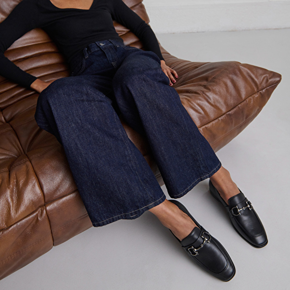 Mocassins à mors et bouts carrés in black leather | AMELLE