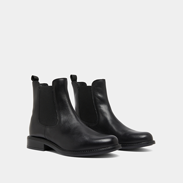 Bottines à bouts ronds in black leather | AUDRY