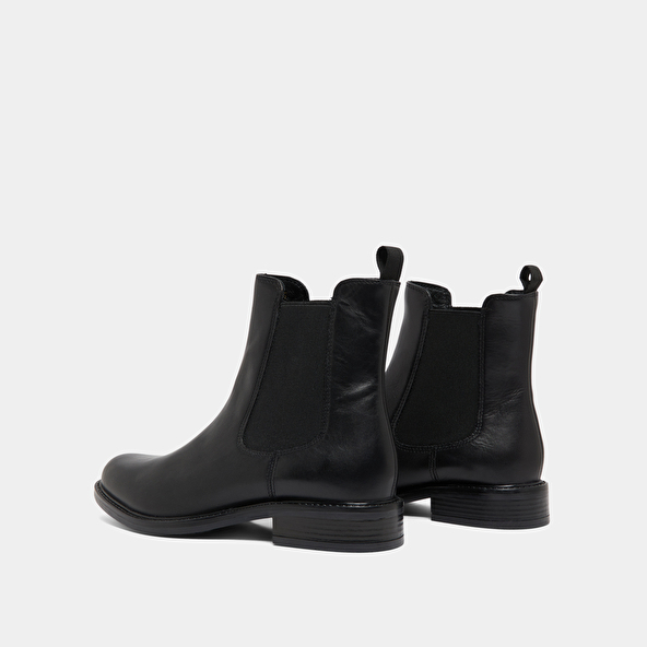 Bottines à bouts ronds in black leather | AUDRY