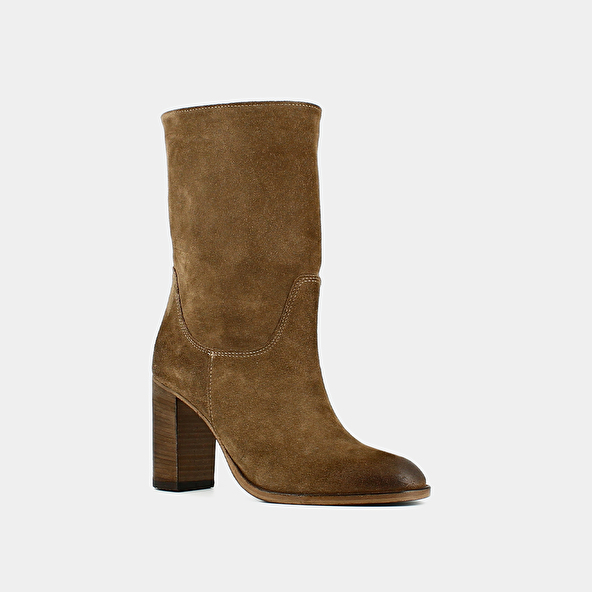 Boots with heels and oval toes in cognac suede | FRANCINE