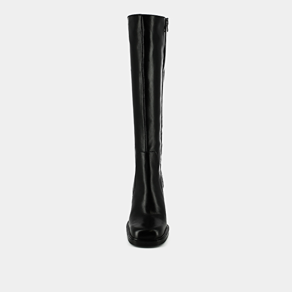 Boots with heels and square toes in black leather | BERTRAND