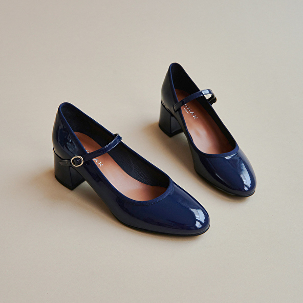 Heeled slippers in blue patent leather | DALMATIE
