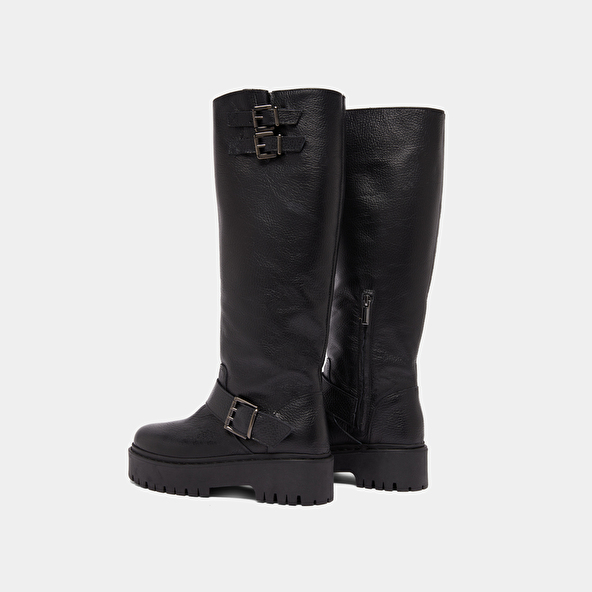Chunky Strap Boots with Treaded Soles in black grained leather | REINE