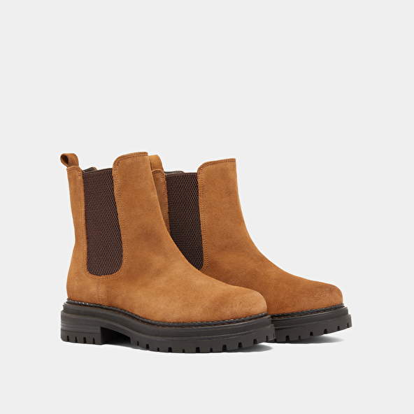 Bottines à semelles crantées et élastiqu... in cognac suede | ADALARD