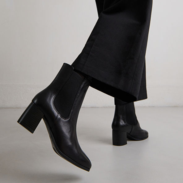 Bottines à talons et élastiques in black leather | ALDERIC