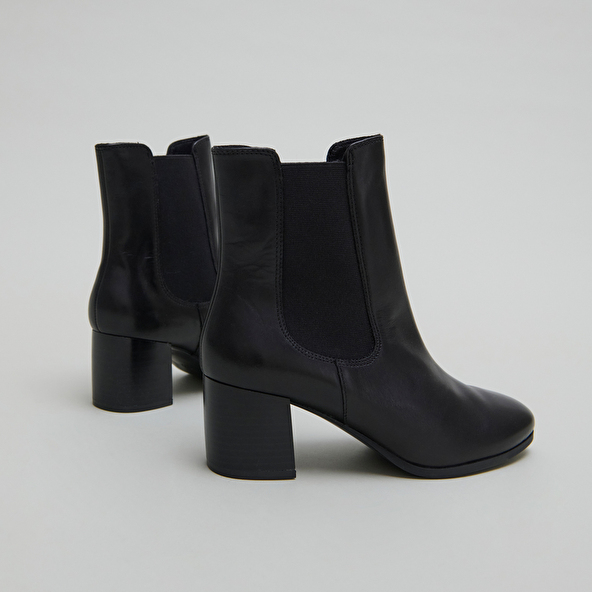 Bottines à talons et élastiques in black leather | ALDERIC