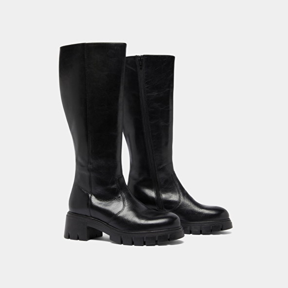 Bottes à semelles crantées in black leather | ANTONIN