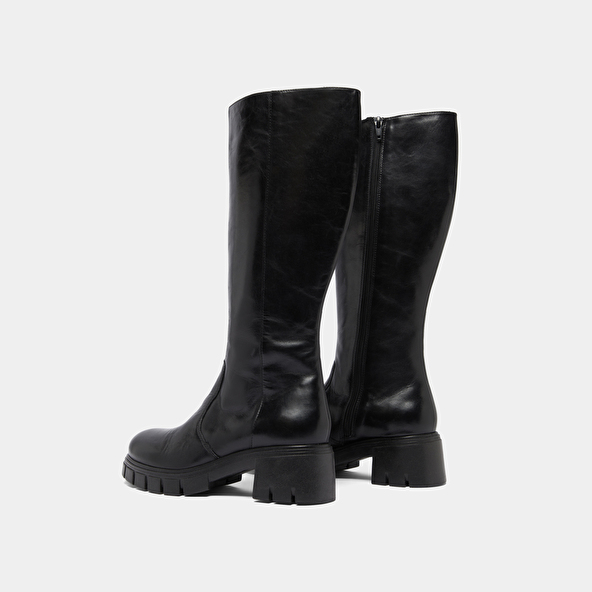 Bottes à semelles crantées in black leather | ANTONIN