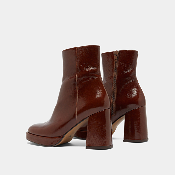 Mocassins à talons et bouts arrondis in black leather | VOLTURA
