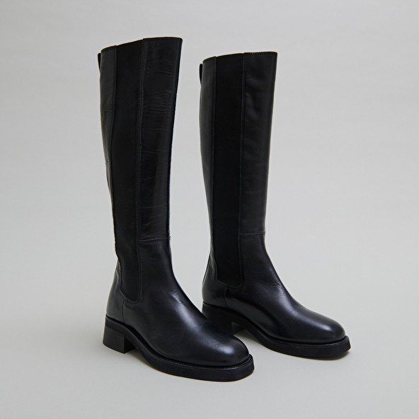 Bottes hautes in black leather | PEGGIE