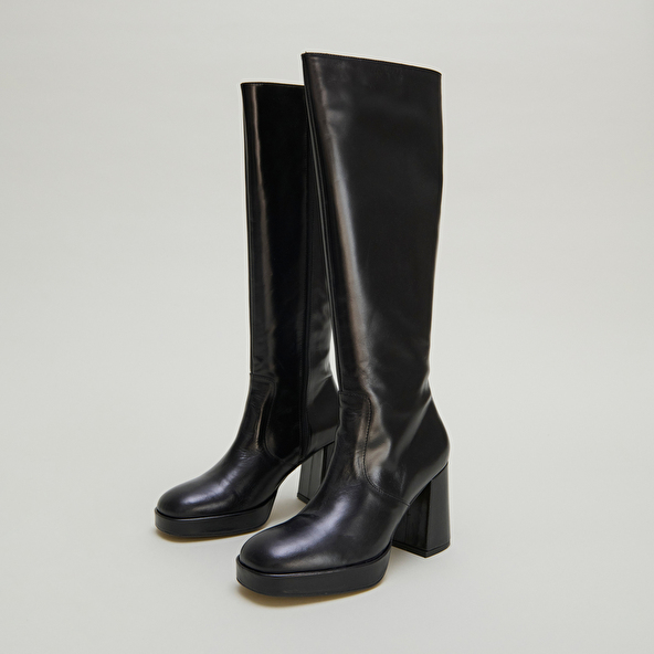 Platform boots in black leather | VENDOME